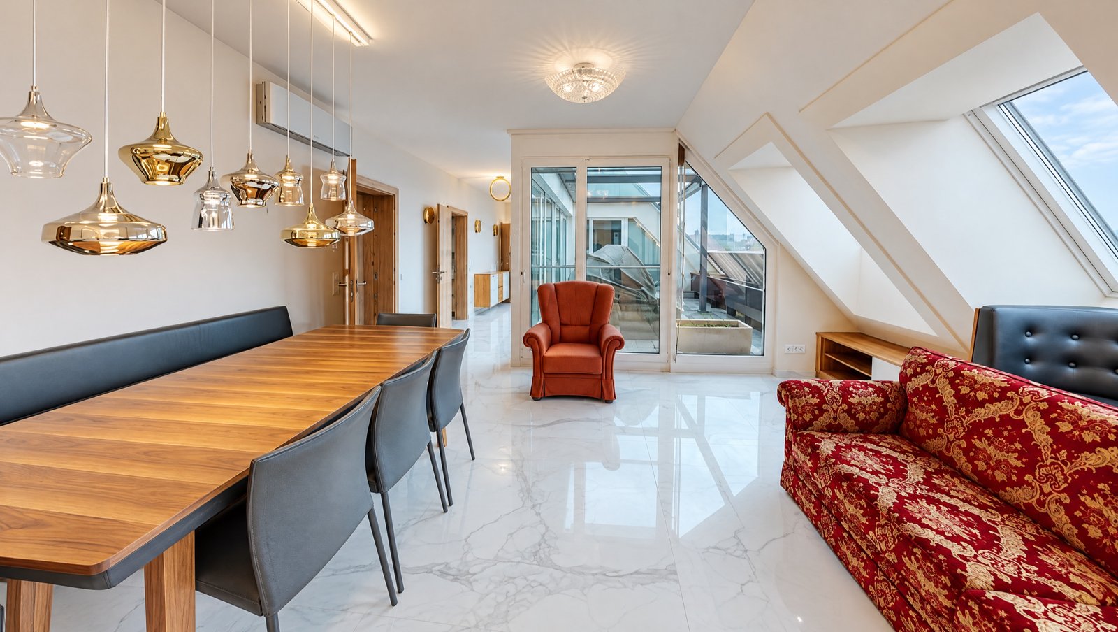 Essbereich mit ausziehbarem Esstisch – Penthouse Wien Donaustadt Essbereich mit ausziehbarem Esstisch – Penthouse Wien Donaustadt