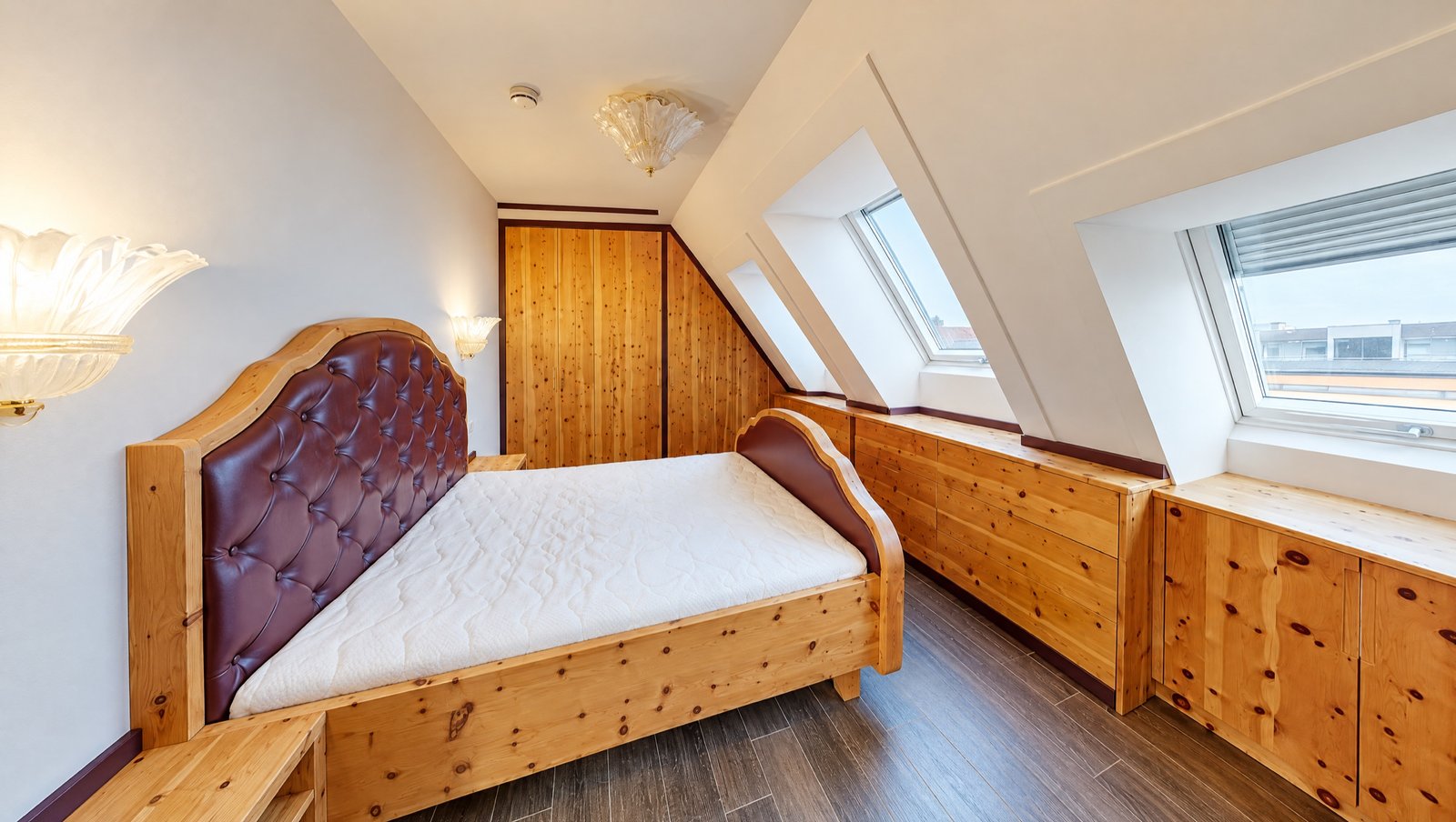 Schlafzimmer aus Zirbenholz – Penthouse Doningasse 1220 Wien Schlafzimmer aus Zirbenholz – Penthouse Doningasse 1220 Wien